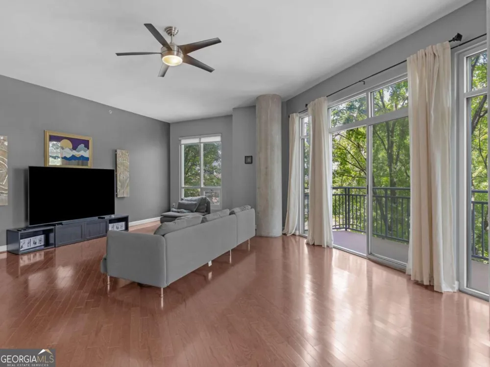 711 Cosmopolitan DR NE Atlanta, GA 30324