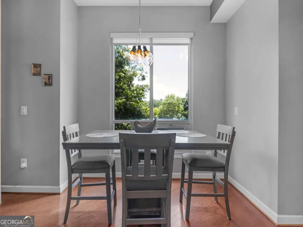 711 Cosmopolitan DR NE Atlanta, GA 30324