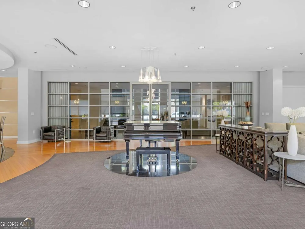 711 Cosmopolitan DR NE Atlanta, GA 30324