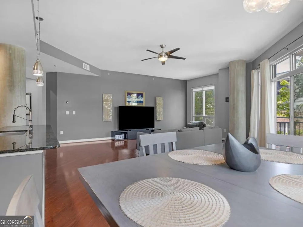 711 Cosmopolitan DR NE Atlanta, GA 30324