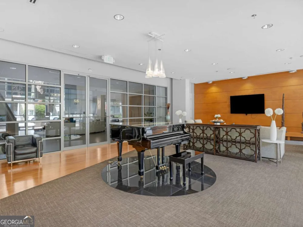 711 Cosmopolitan DR NE Atlanta, GA 30324