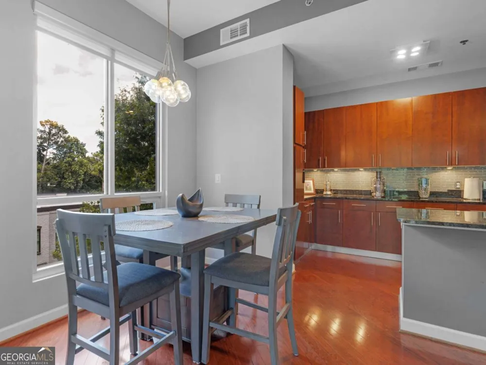711 Cosmopolitan DR NE Atlanta, GA 30324