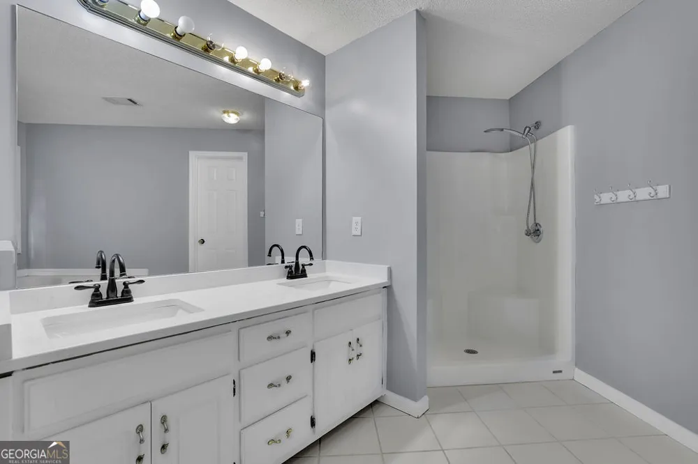 2465 Chandler RD Grayson, GA 30017