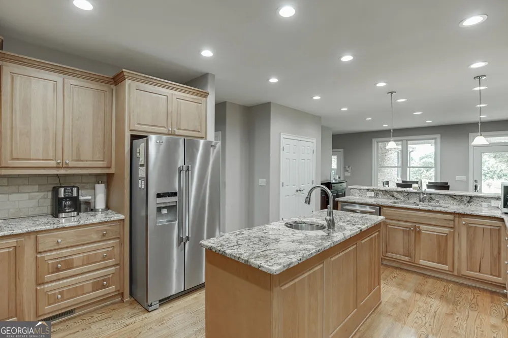 563 Martin RD Talmo, GA 30575