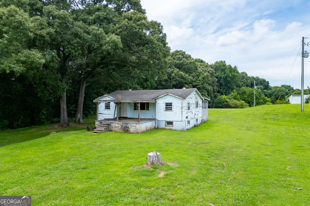 563 Martin RD Talmo, GA 30575