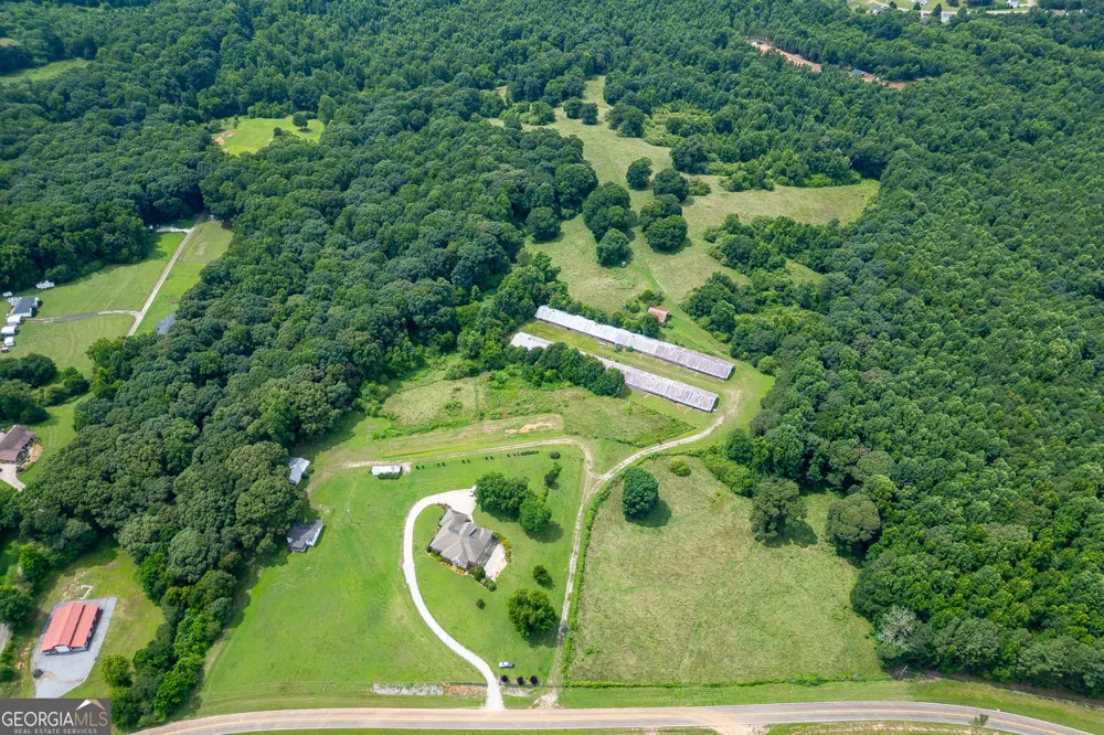 563 Martin RD Talmo, GA 30575
