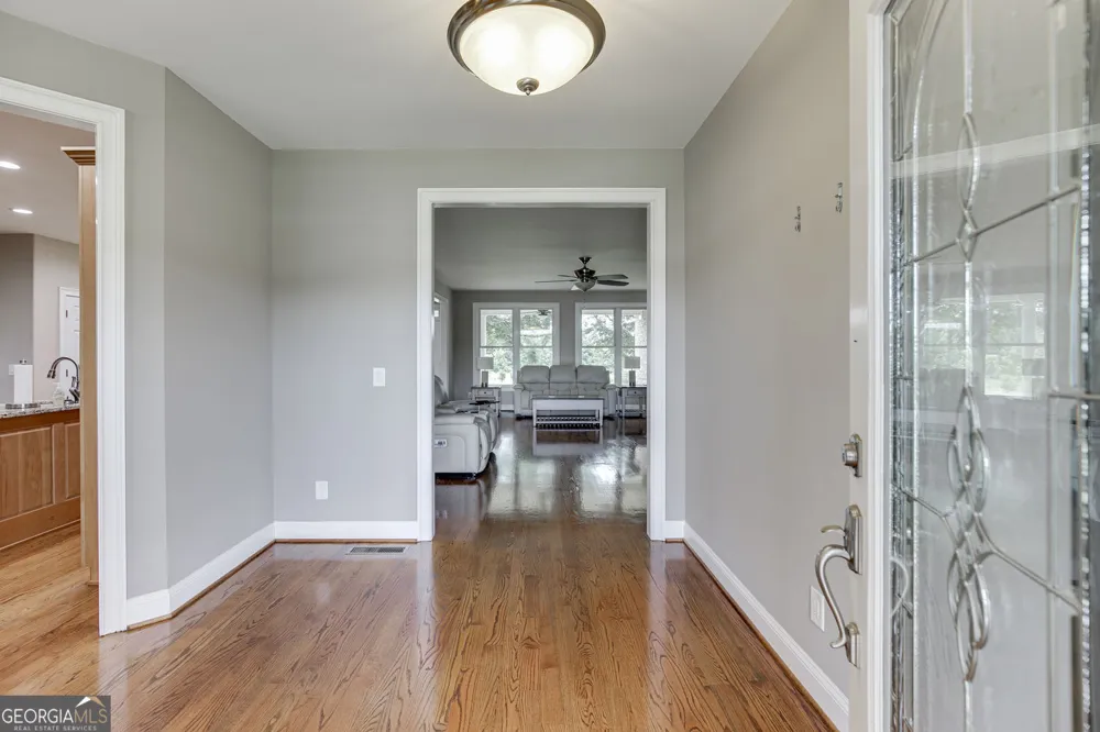 563 Martin RD Talmo, GA 30575