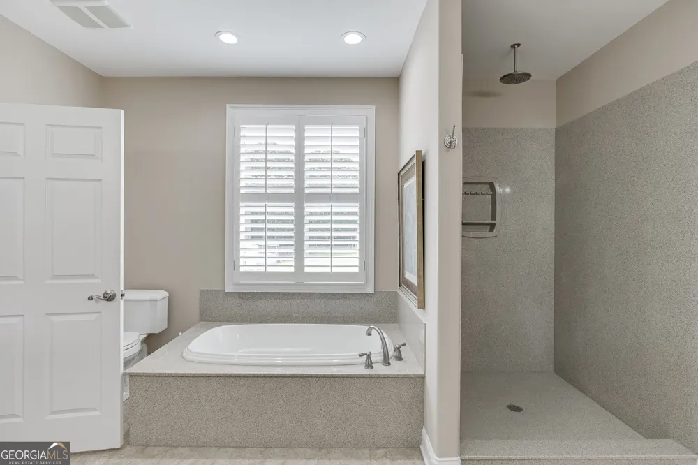 563 Martin RD Talmo, GA 30575