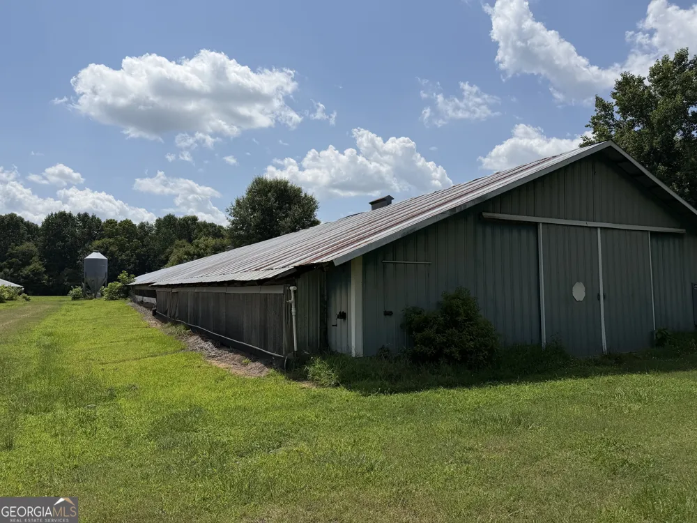 563 Martin RD Talmo, GA 30575