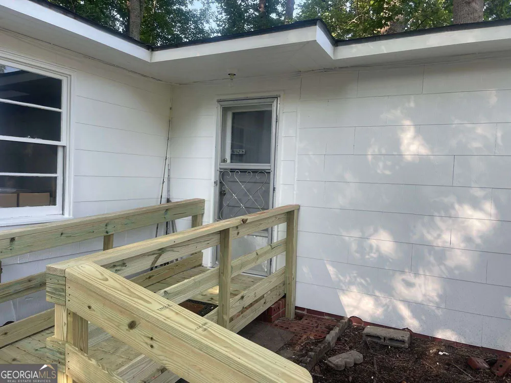 646 N Main ST Swainsboro, GA 30401