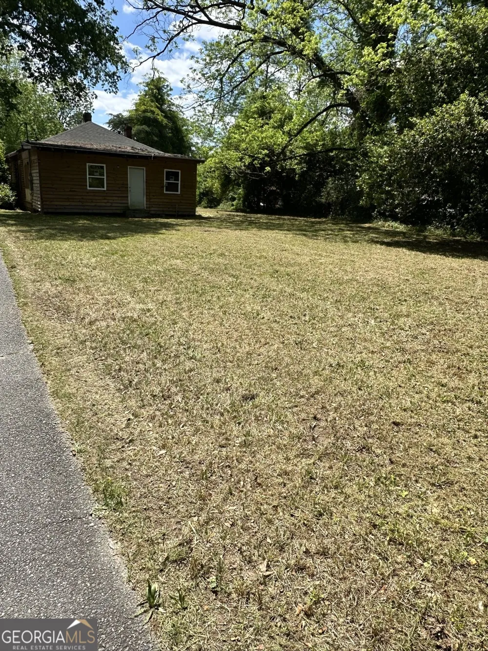 3727 Log Cabin DR Macon, GA 31204