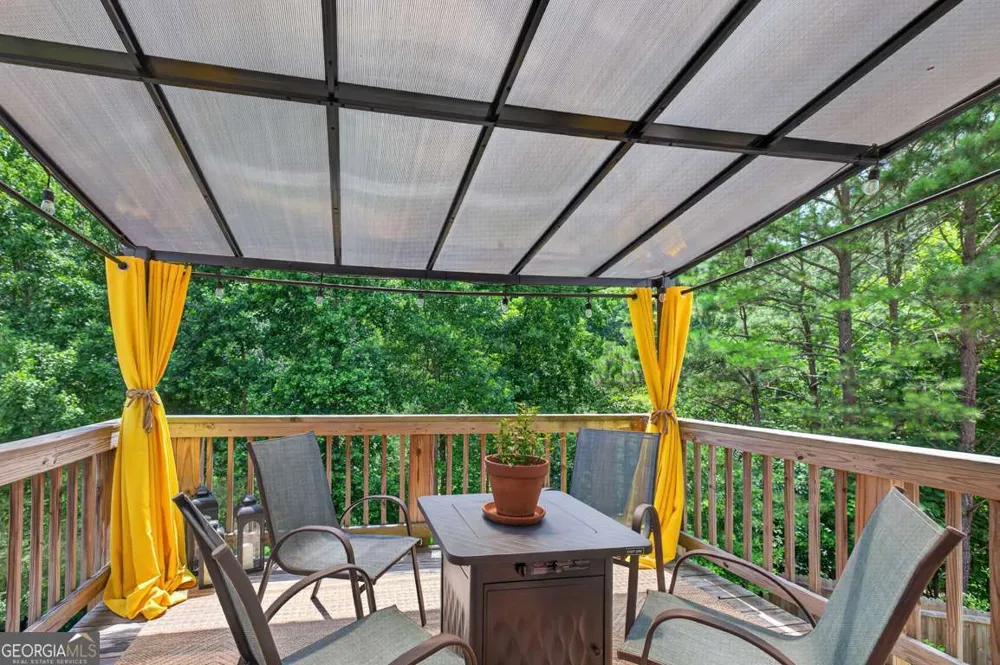 2103 Massey LN Winder, GA 30680