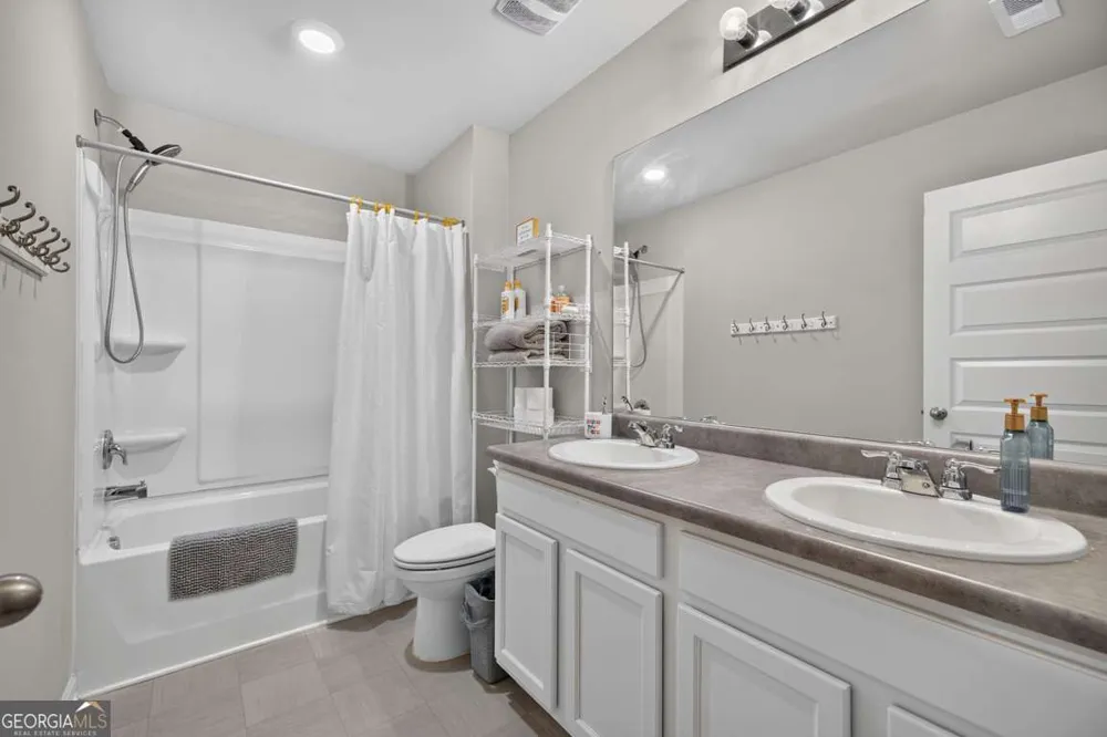 2103 Massey LN Winder, GA 30680