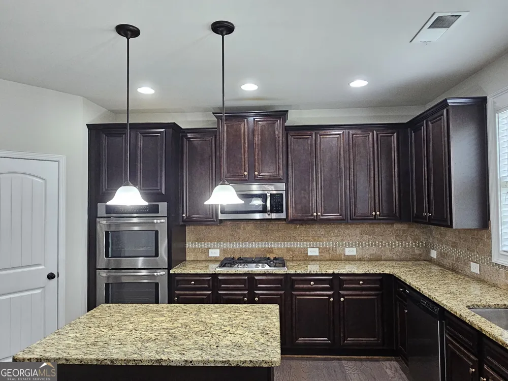 1374 Slate Bend DR Dacula, GA 30019