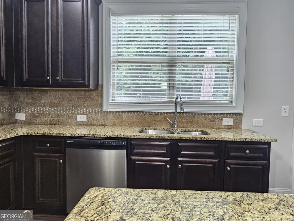 1374 Slate Bend DR Dacula, GA 30019