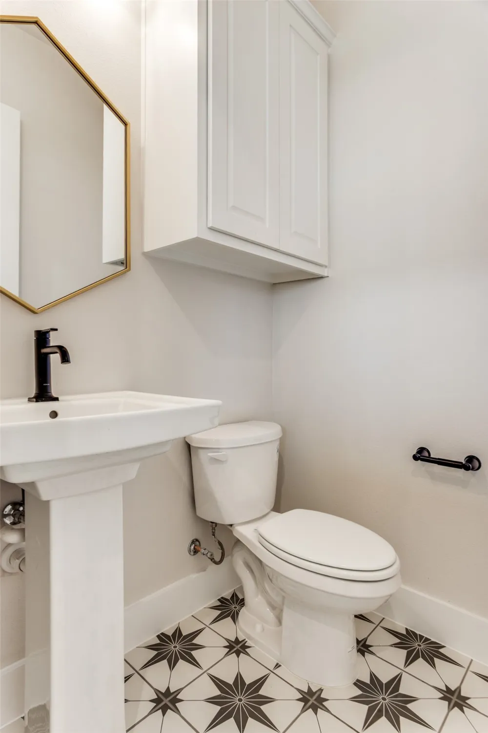 521 Aermotor Loop Weatherford, TX 76085