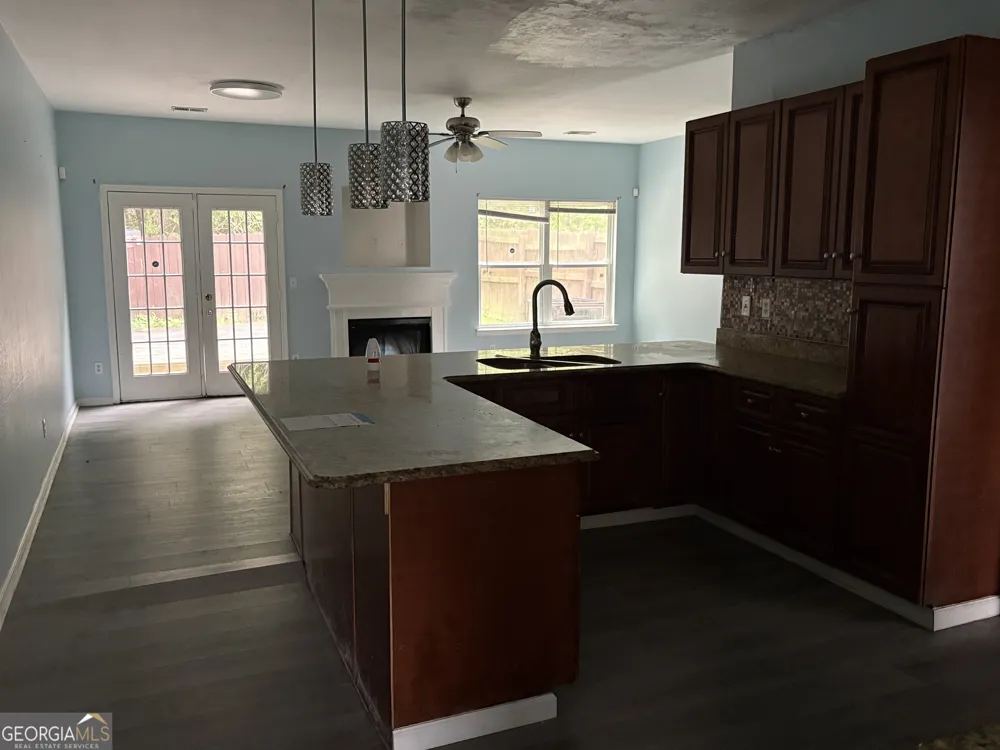 5074 Windsor Forrest LN College Park, GA 30349