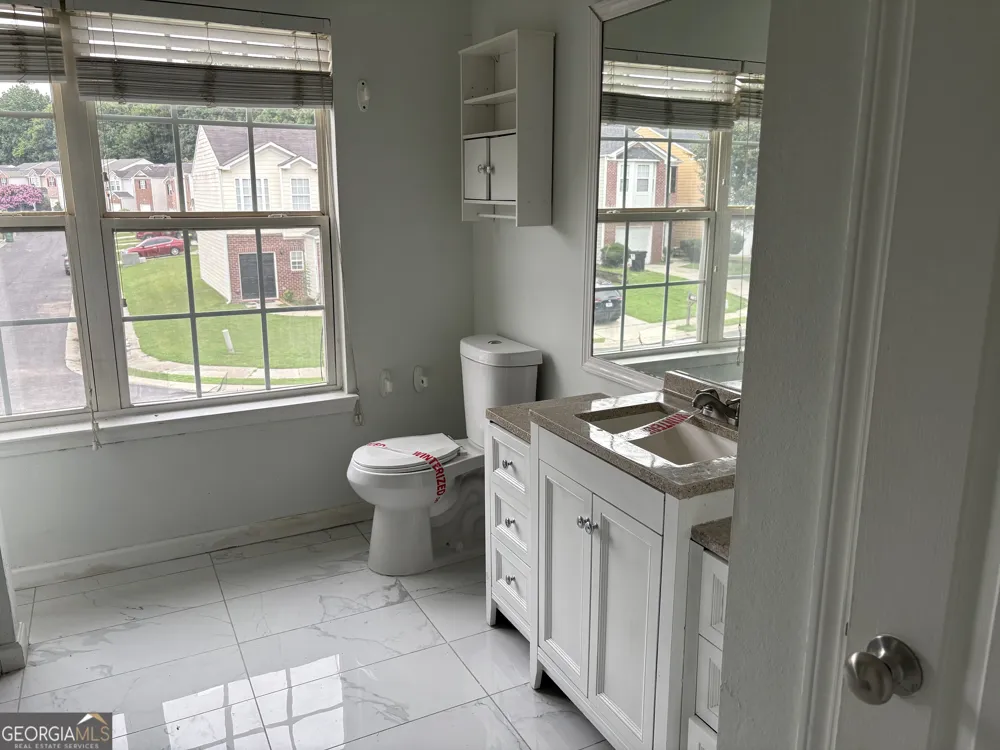 5074 Windsor Forrest LN College Park, GA 30349