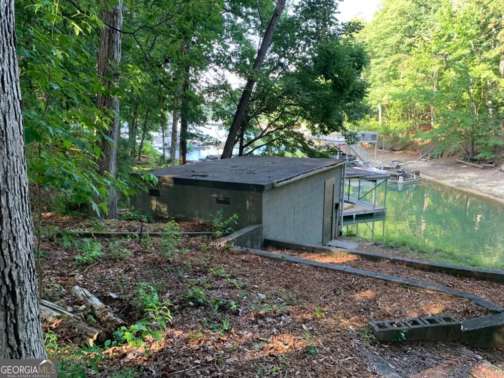 6103 Lake Lanier Heights RD Buford, GA 30518