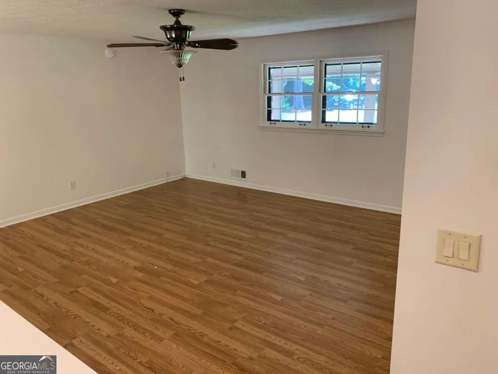 6103 Lake Lanier Heights RD Buford, GA 30518