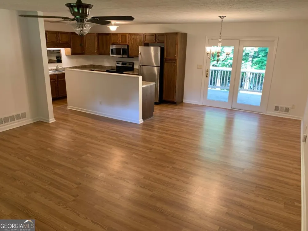 6103 Lake Lanier Heights RD Buford, GA 30518