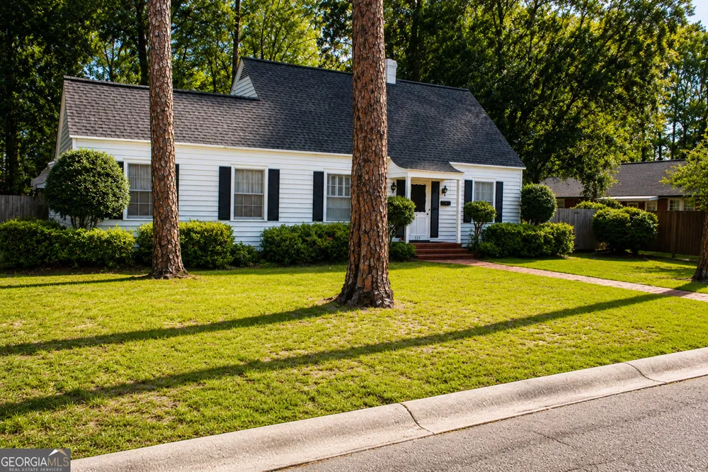 713 Magnolia DR Waycross, GA 31501