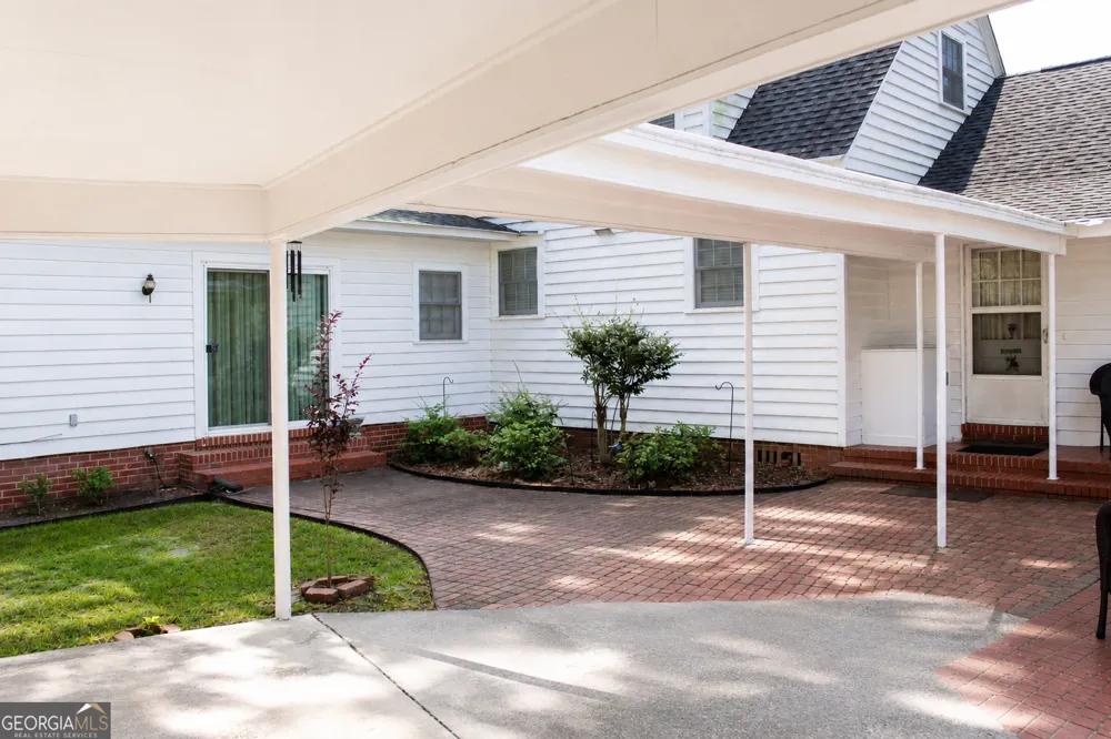 713 Magnolia DR Waycross, GA 31501