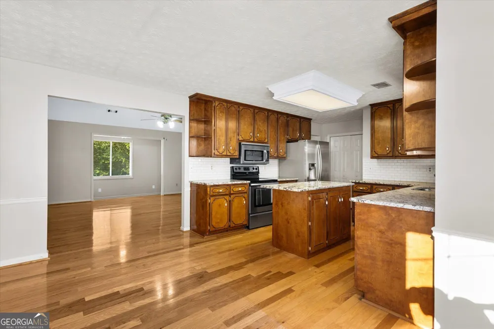 842 Twin Oaks DR Monroe, GA 30655