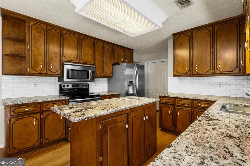 842 Twin Oaks DR Monroe, GA 30655