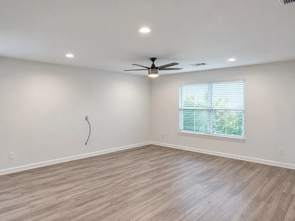 5549 Bluffman Drive Dallas, TX 75241