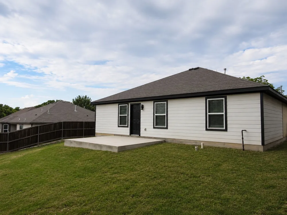 5549 Bluffman Drive Dallas, TX 75241