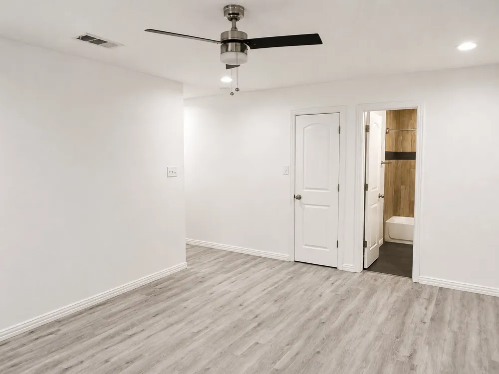 5549 Bluffman Drive Dallas, TX 75241