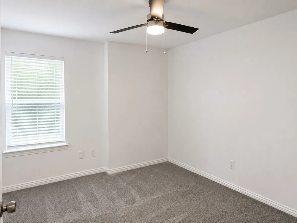 5549 Bluffman Drive Dallas, TX 75241