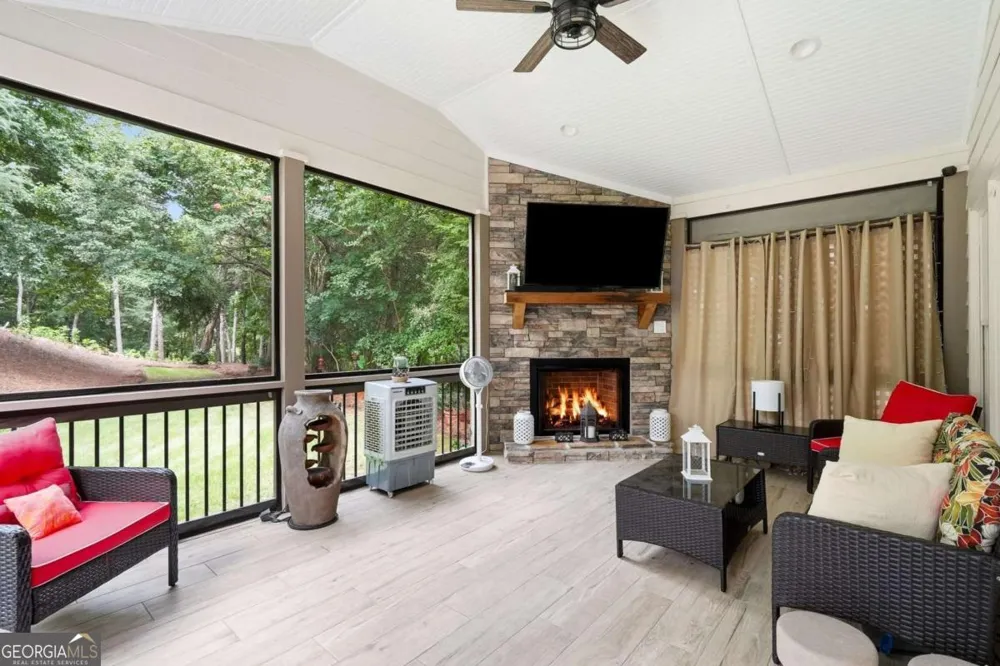 2045 Southers CIR Suwanee, GA 30024