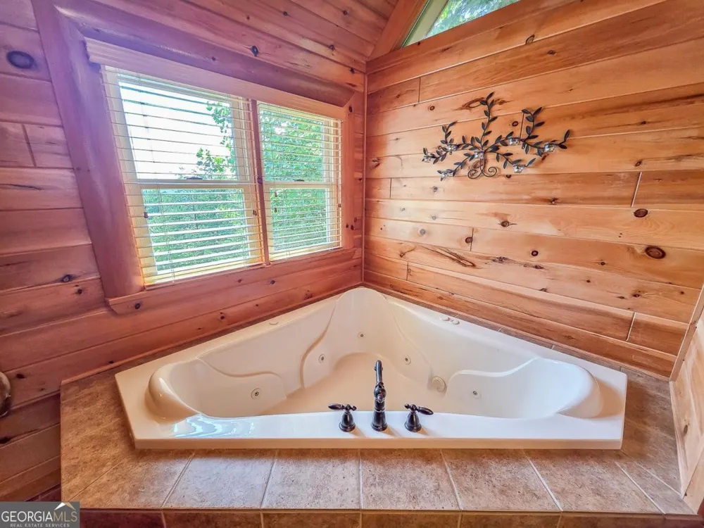 965 My Mountain RD Morganton, GA 30560