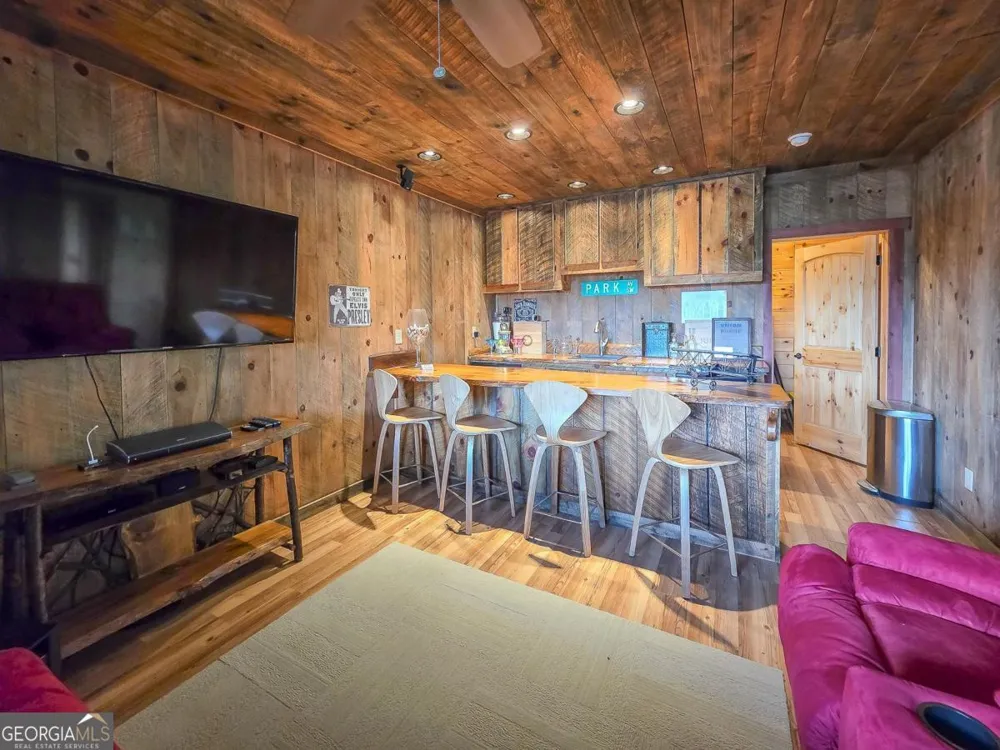 965 My Mountain RD Morganton, GA 30560
