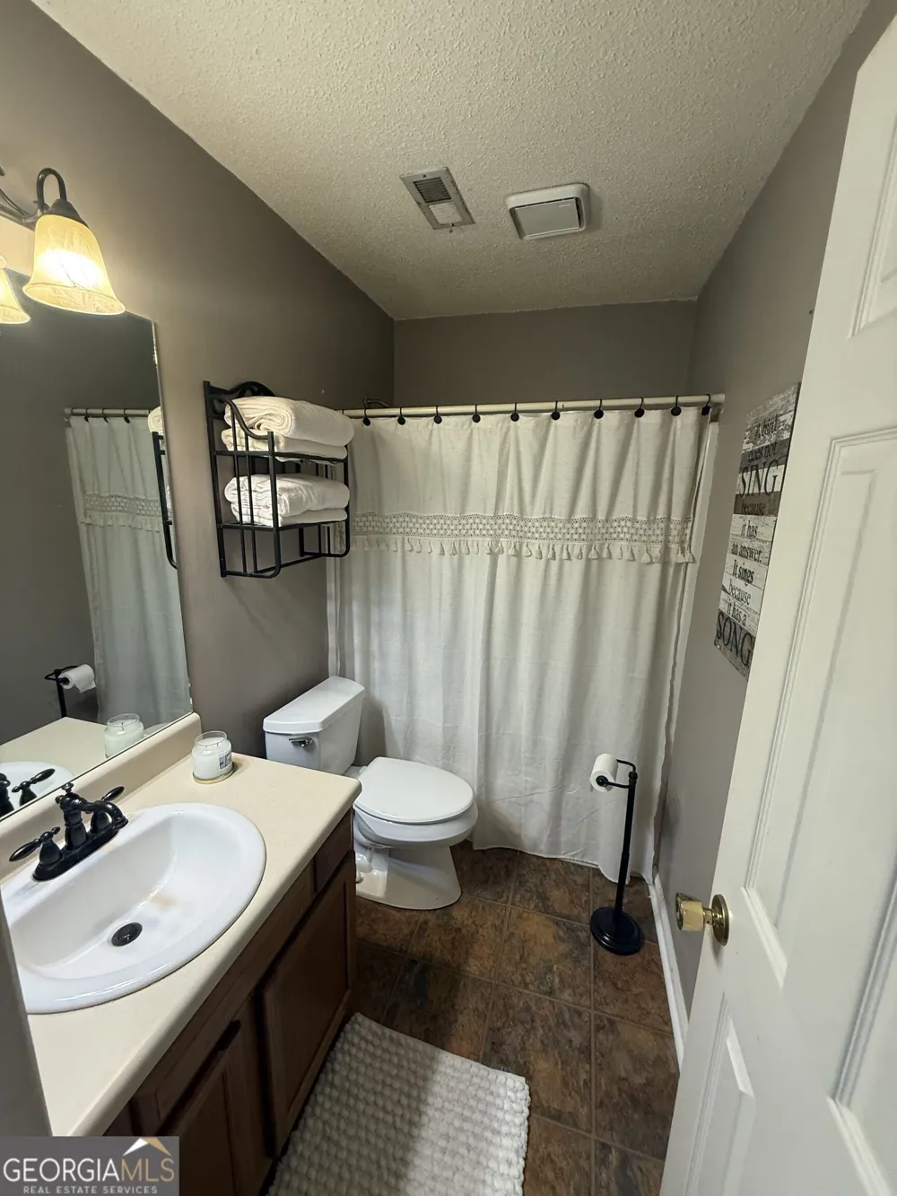 95 Firethorne DR Newnan, GA 30265