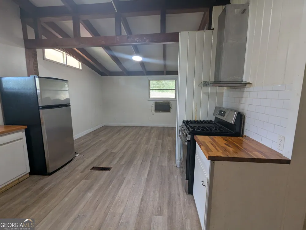 2021 Whispering Pines RD Albany, GA 31707