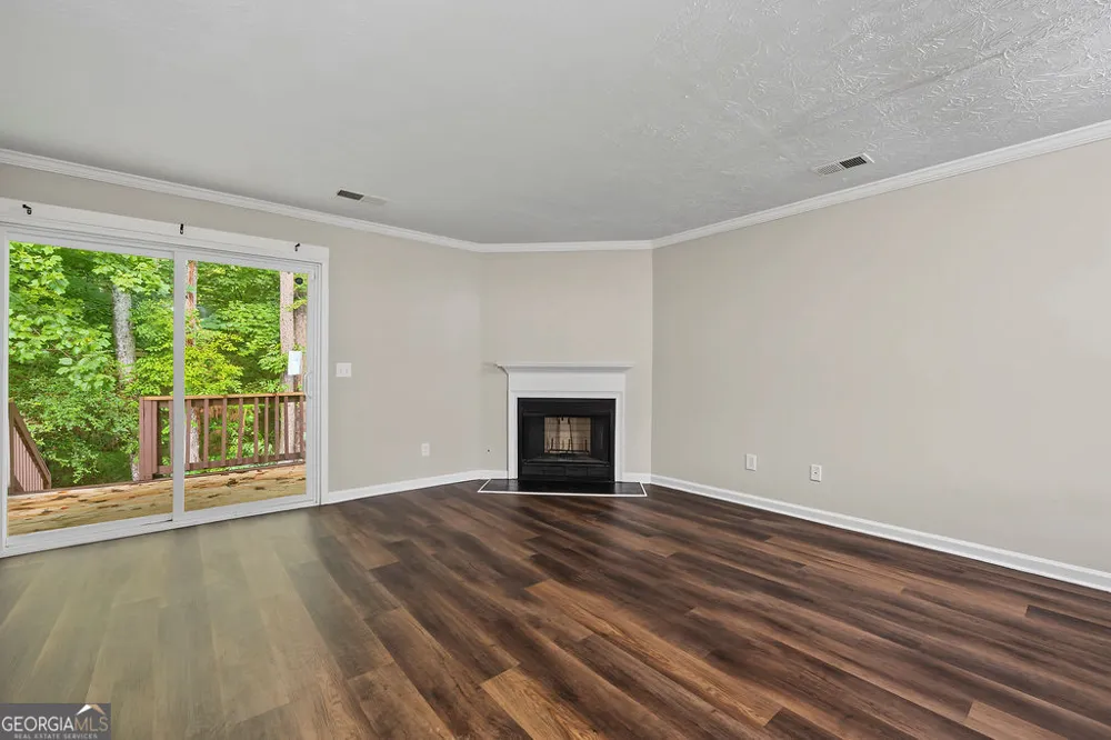 2041 Charter MNR Lithonia, GA 30058
