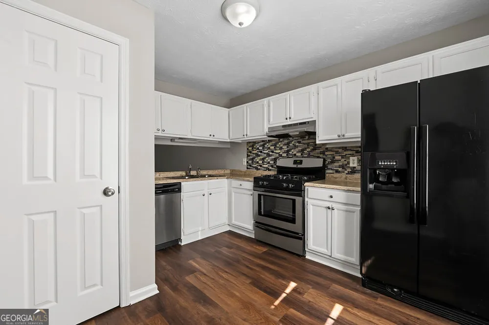 2041 Charter MNR Lithonia, GA 30058