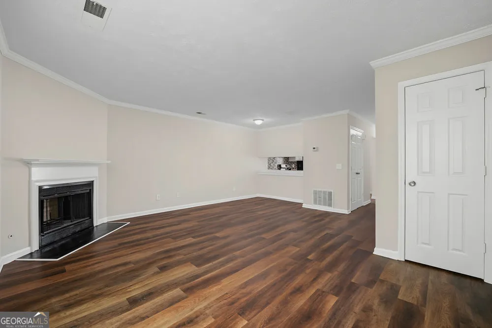 2041 Charter MNR Lithonia, GA 30058