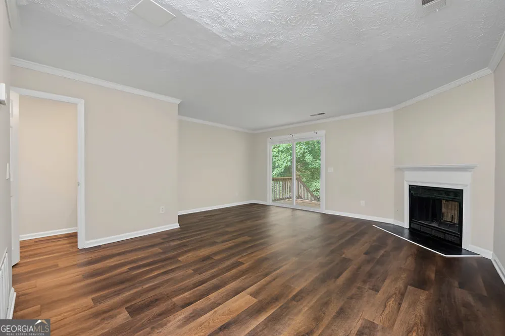 2041 Charter MNR Lithonia, GA 30058