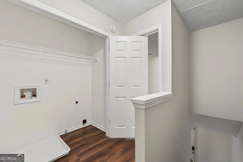 2041 Charter MNR Lithonia, GA 30058