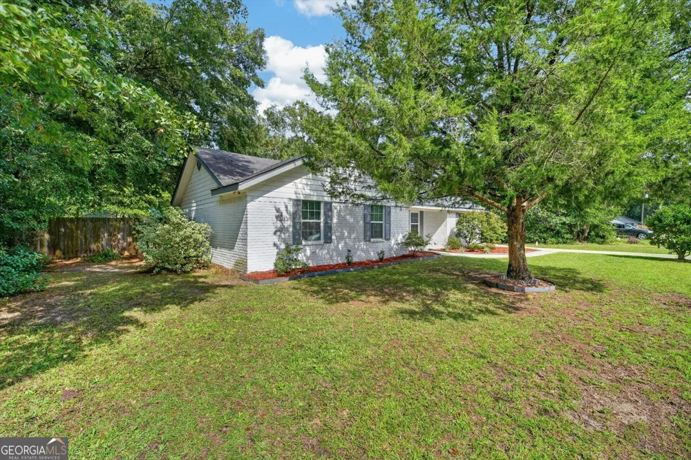 214 Jefferson CIR SE Allenhurst, GA 31301