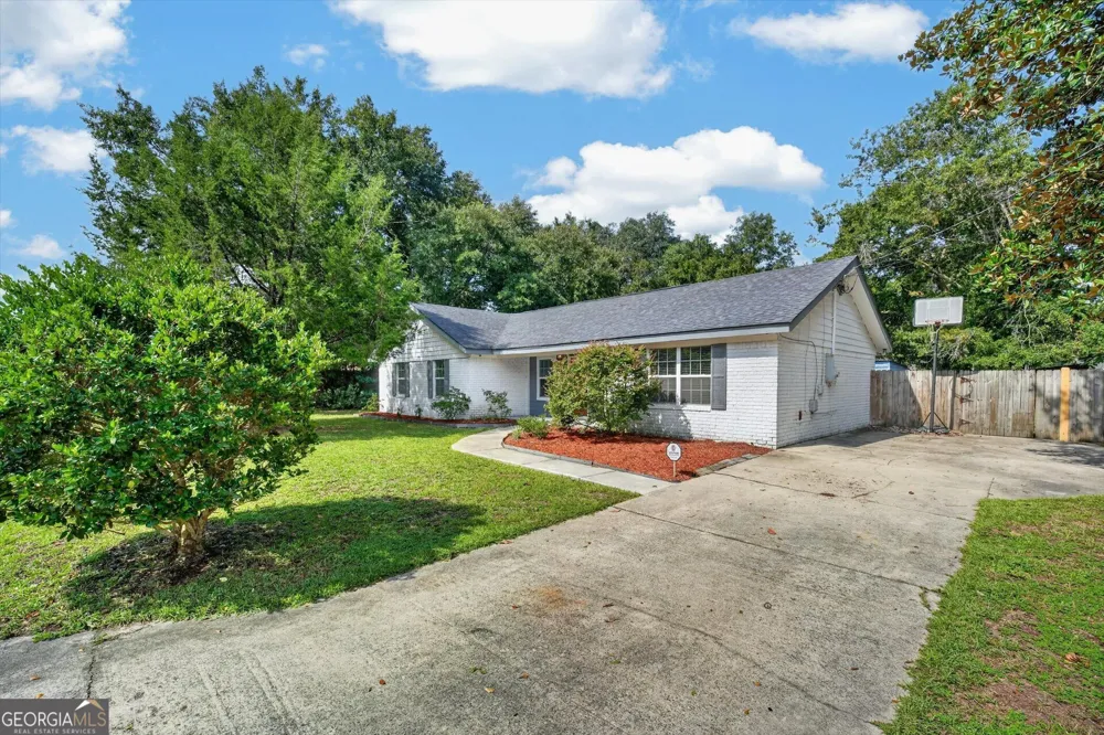 214 Jefferson CIR SE Allenhurst, GA 31301