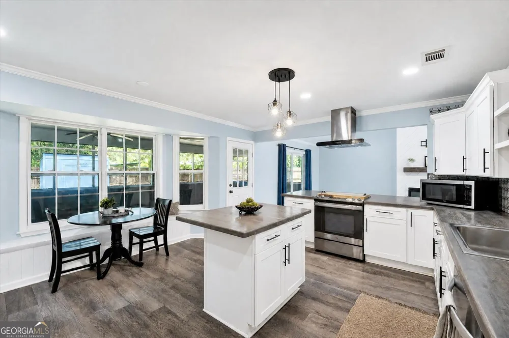 214 Jefferson CIR SE Allenhurst, GA 31301
