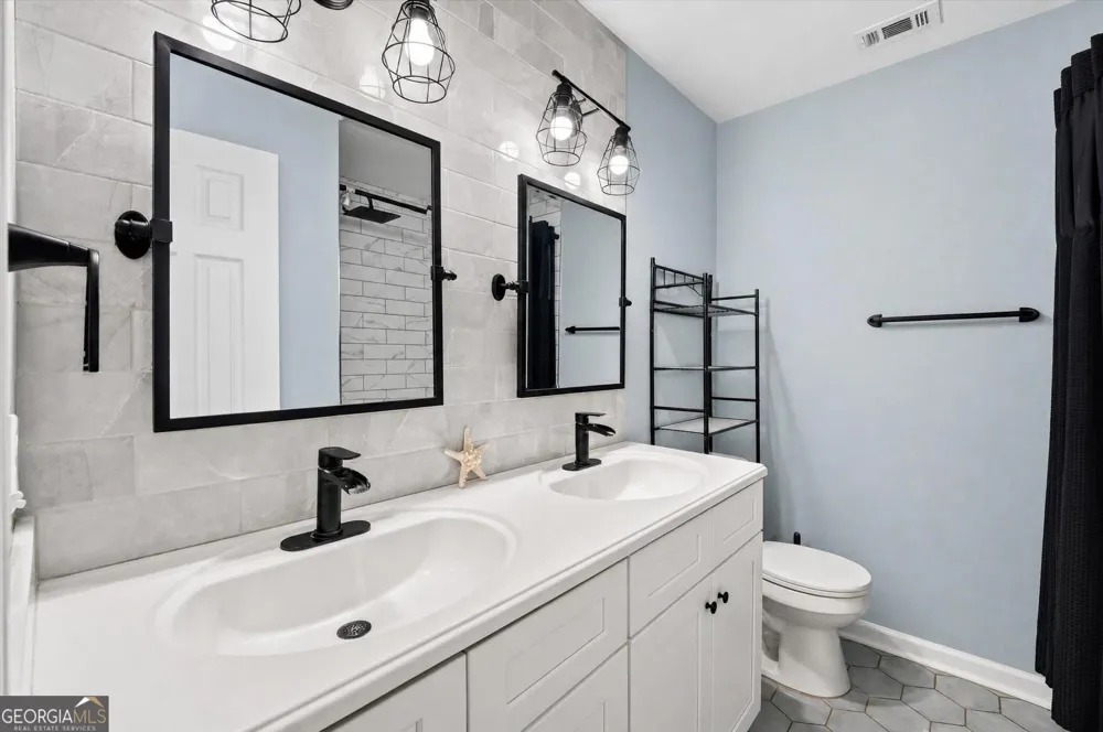 214 Jefferson CIR SE Allenhurst, GA 31301