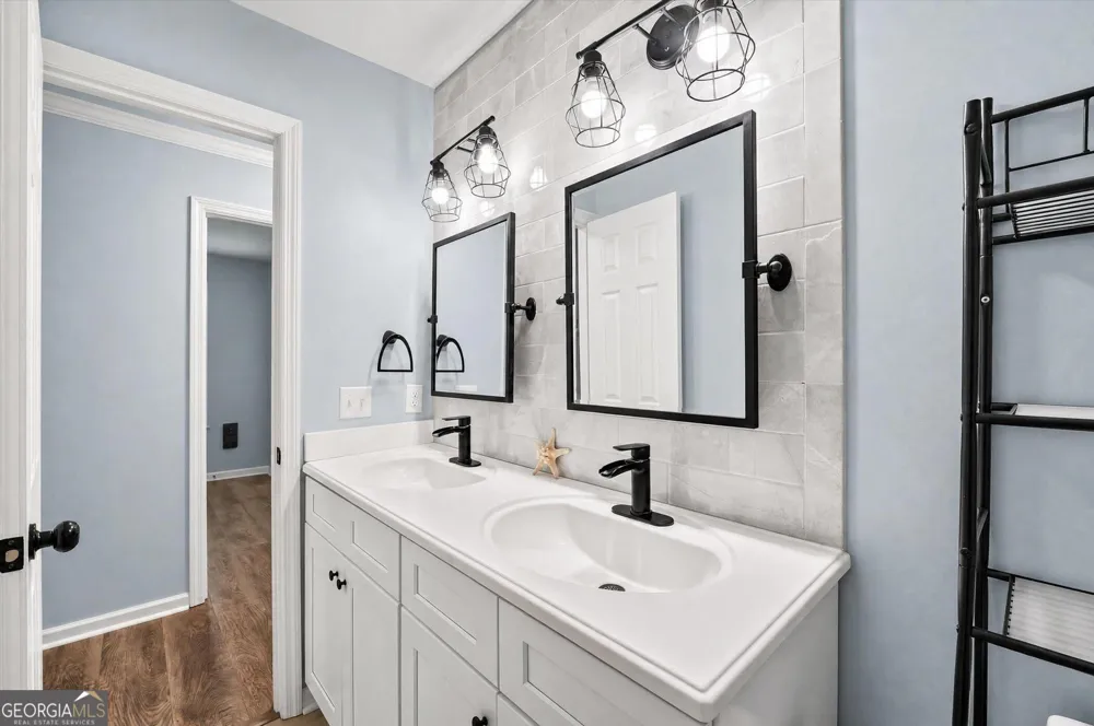 214 Jefferson CIR SE Allenhurst, GA 31301