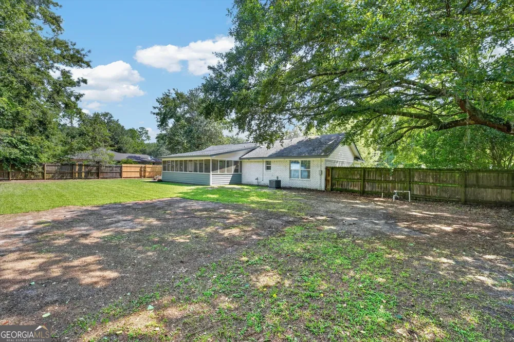 214 Jefferson CIR SE Allenhurst, GA 31301