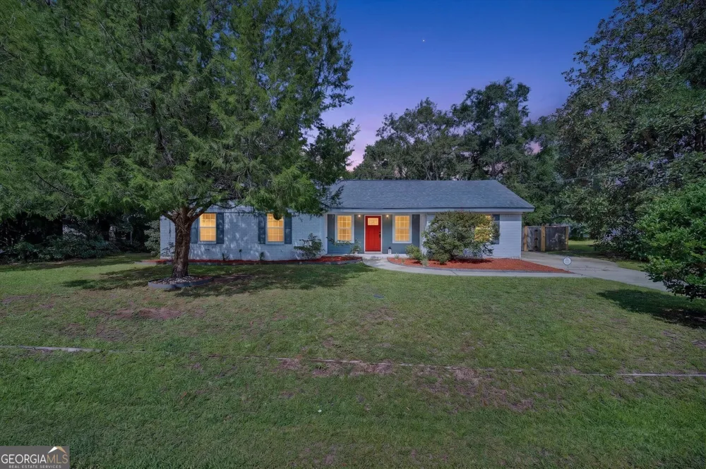 214 Jefferson CIR SE Allenhurst, GA 31301